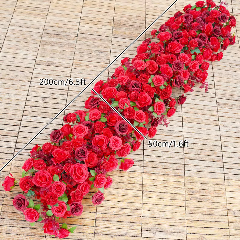 Étagère en fer doré à arc incurvé, Arrangement de rangées de fleurs artificielles, toile de fond de 