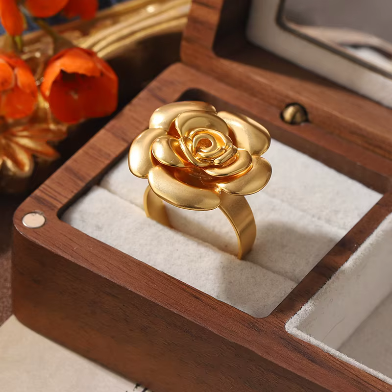 Bague Fleur Rose Dorée de Luxe pour Femme - Bijou Élégant à Motif Floral, Idéal pour Mariage, Fiança