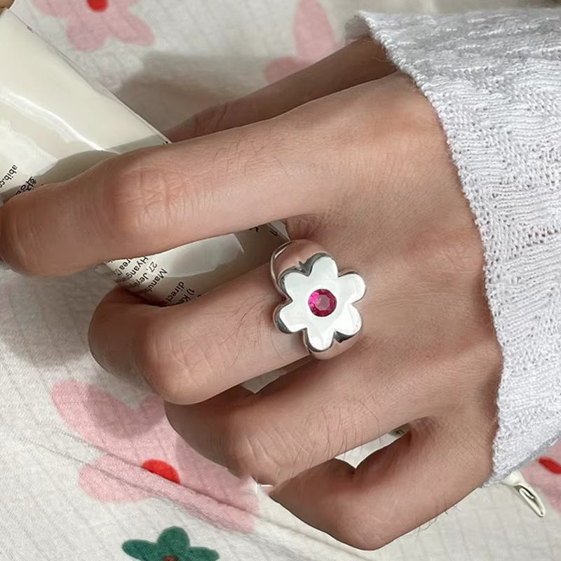 Bague Fleur Argentée pour Femme – Cadeau Design Creux Rétro Hip Hop – Bijou Polyvalent pour Fête – D