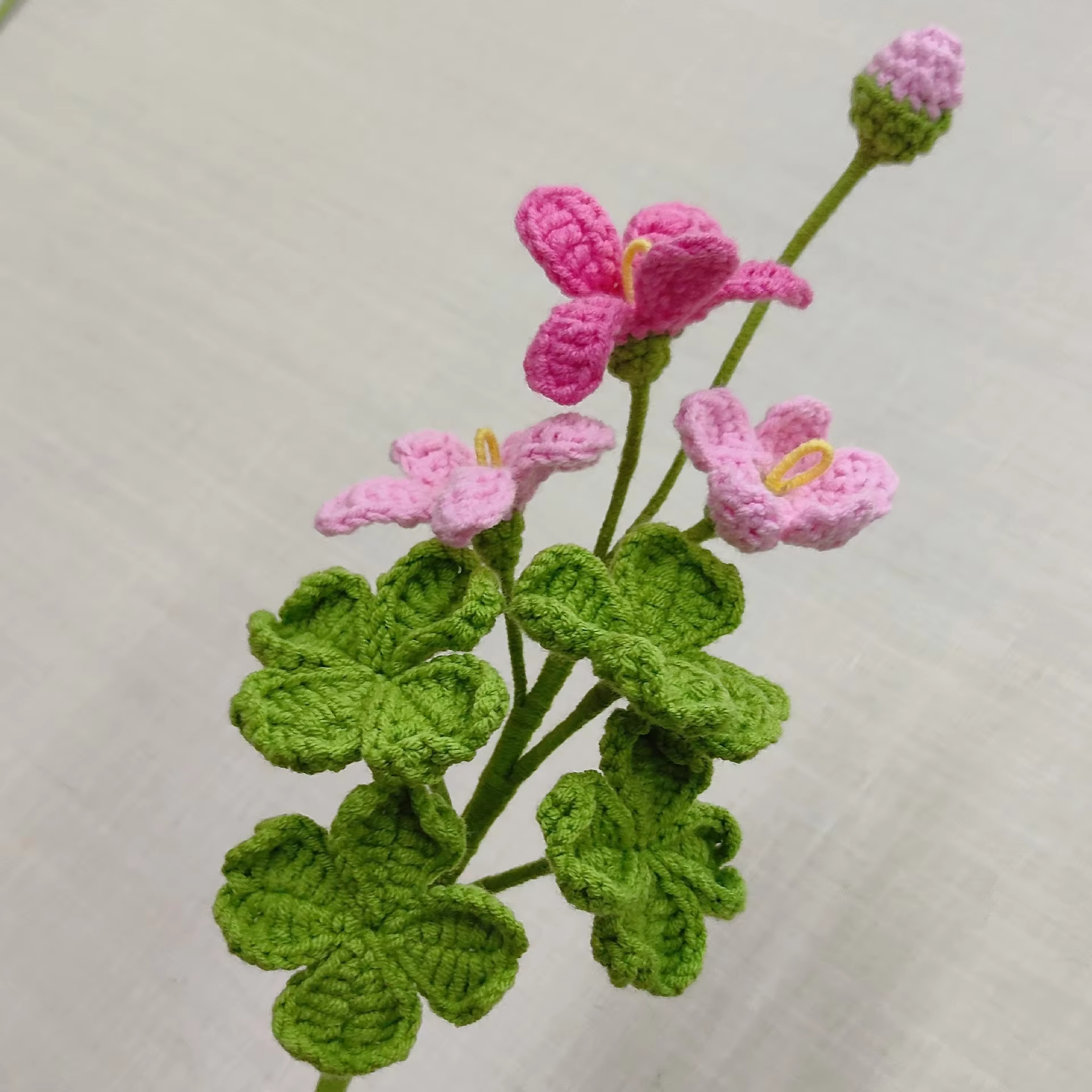 Bouquet de trèfles artificiels au crochet fait main - Décoration tissée pour la maison, arrangement 