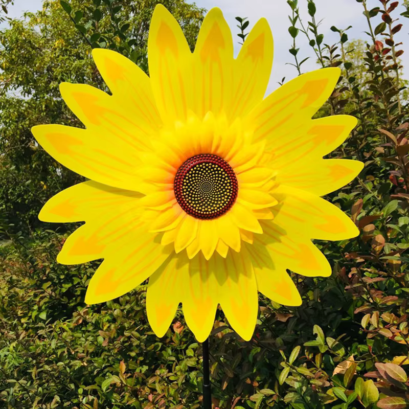 Piquet rotatif de moulin à vent de tournesol, moulinet de fleur de pelouse debout, décor de pique-ni