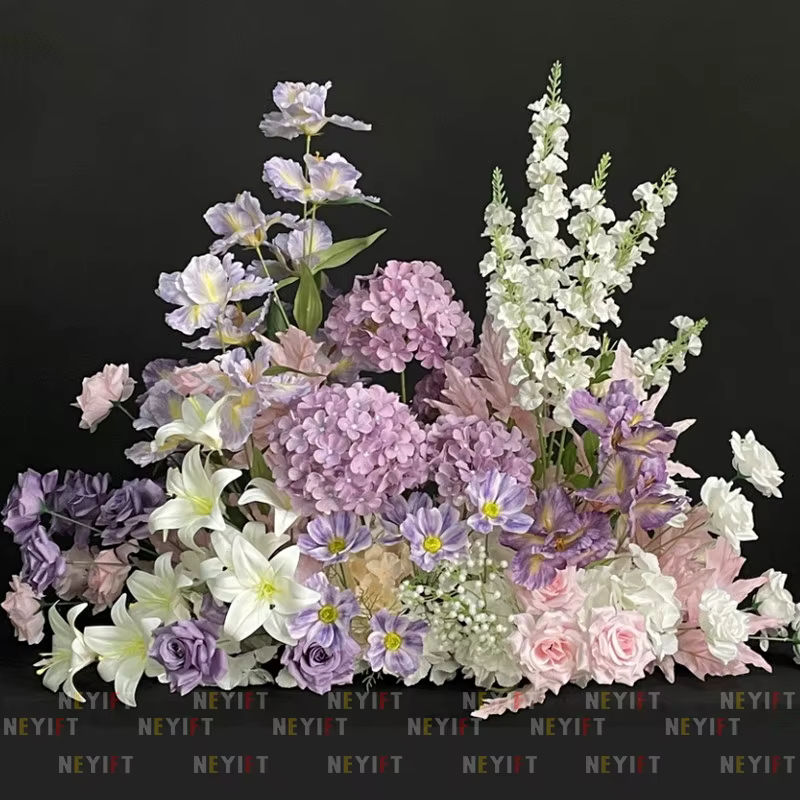 Arrangement floral de sol en feuilles de plantes vertes, pivoine, rose, centre de table pour mariage