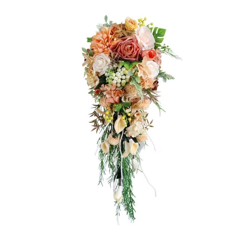 P9fe Bouquets rose champagne moderne pour mariée tenant des fleurs