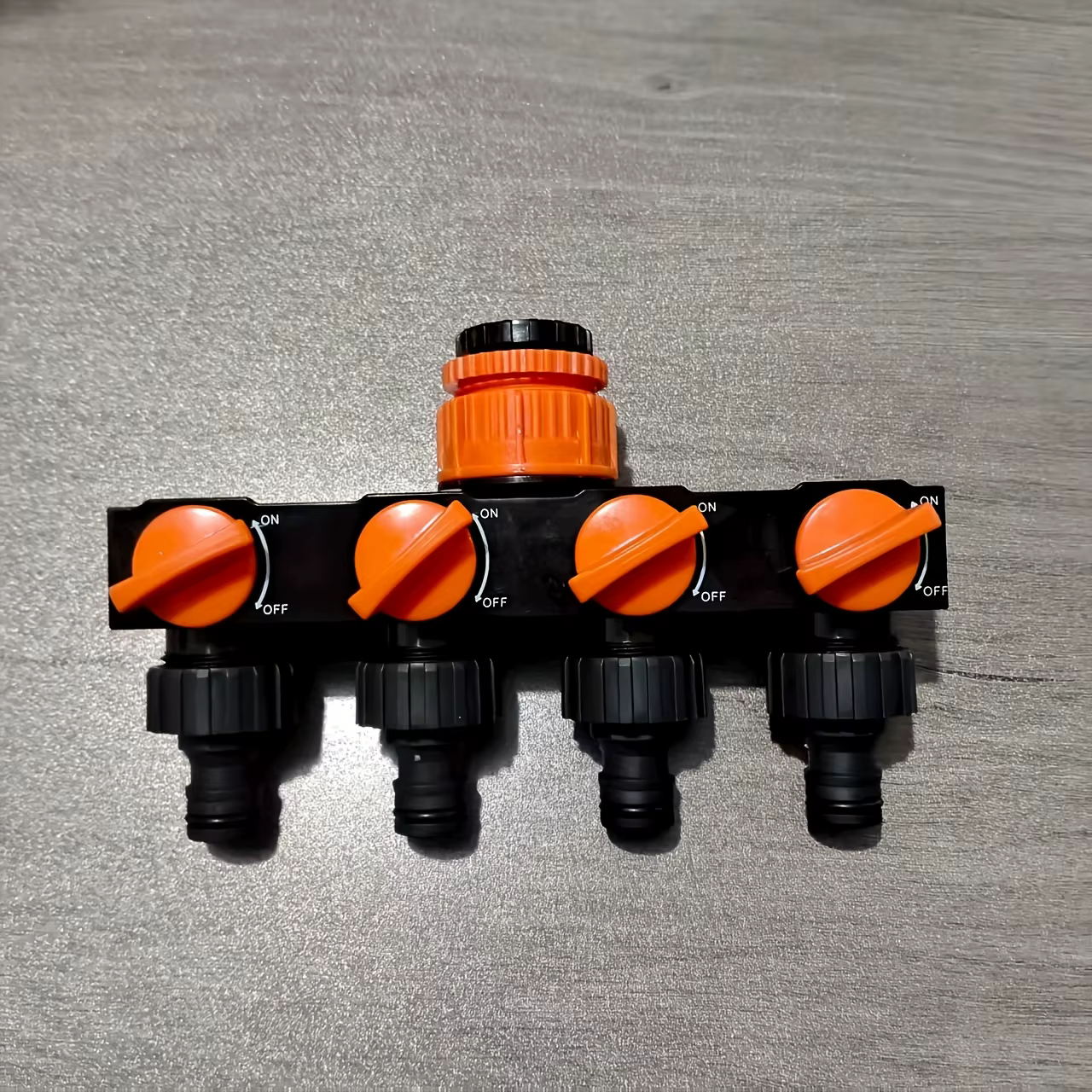 Distributeur de tuyau d'arrosage à 4 voies avec 4 interrupteurs indépendants - adapté aux systèmes d
