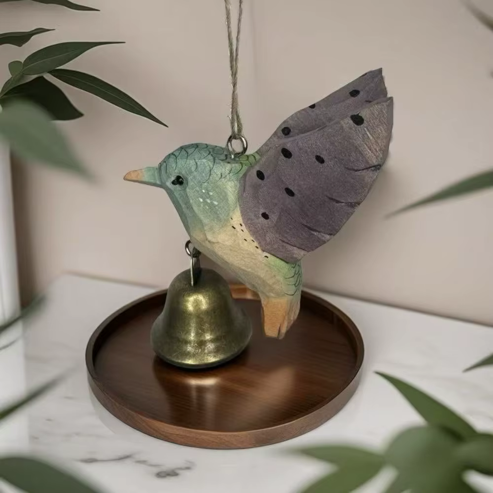 Figurine d'oiseau colibri sculptée à la main en bois avec clochette, sculpture d'oiseau en vol avec 
