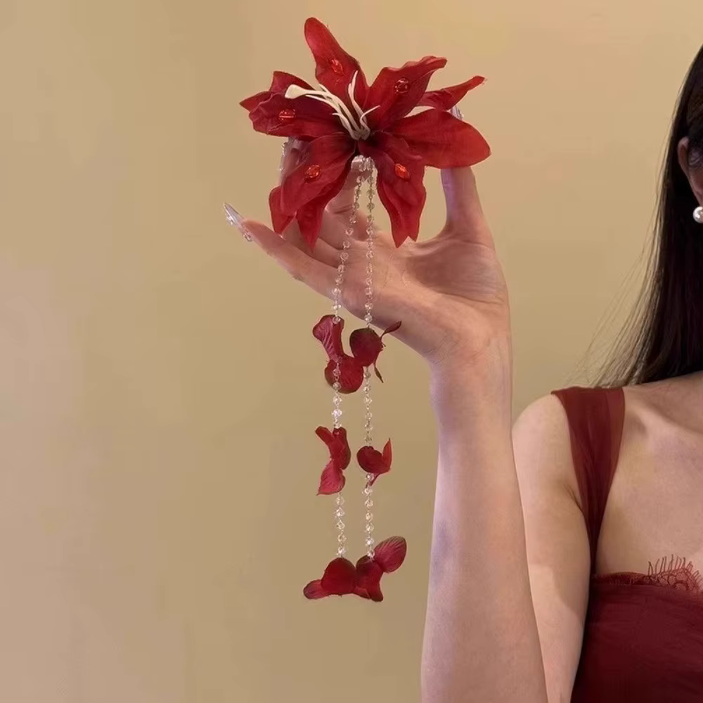 Barrettes à fleurs rouges en tissu pour femmes, pinces à cheveux à longues pampilles en forme de pét