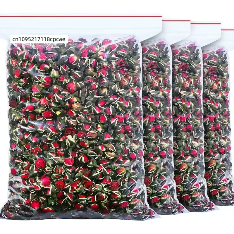 Bourgeons et pétales de roses rouges séchées naturelles et parfumées, mini bouquet de fleurs séchées
