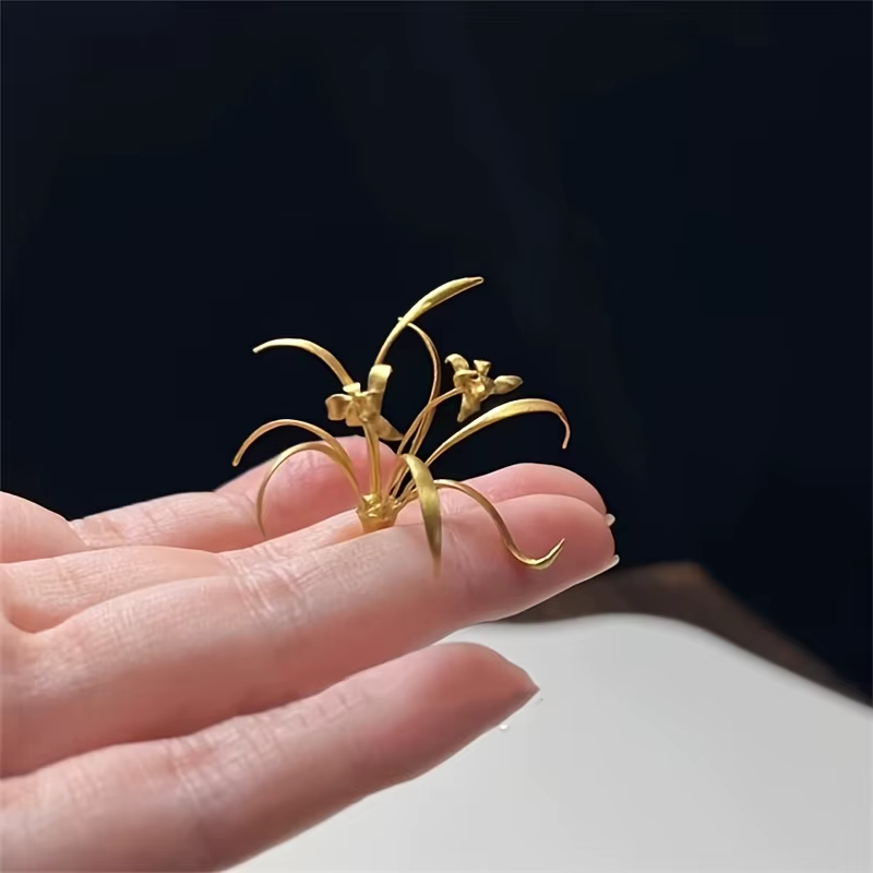 1 pièce d'ornement élégant et polyvalent en forme d'orchidée, qui dégage une touche de luxe léger et
