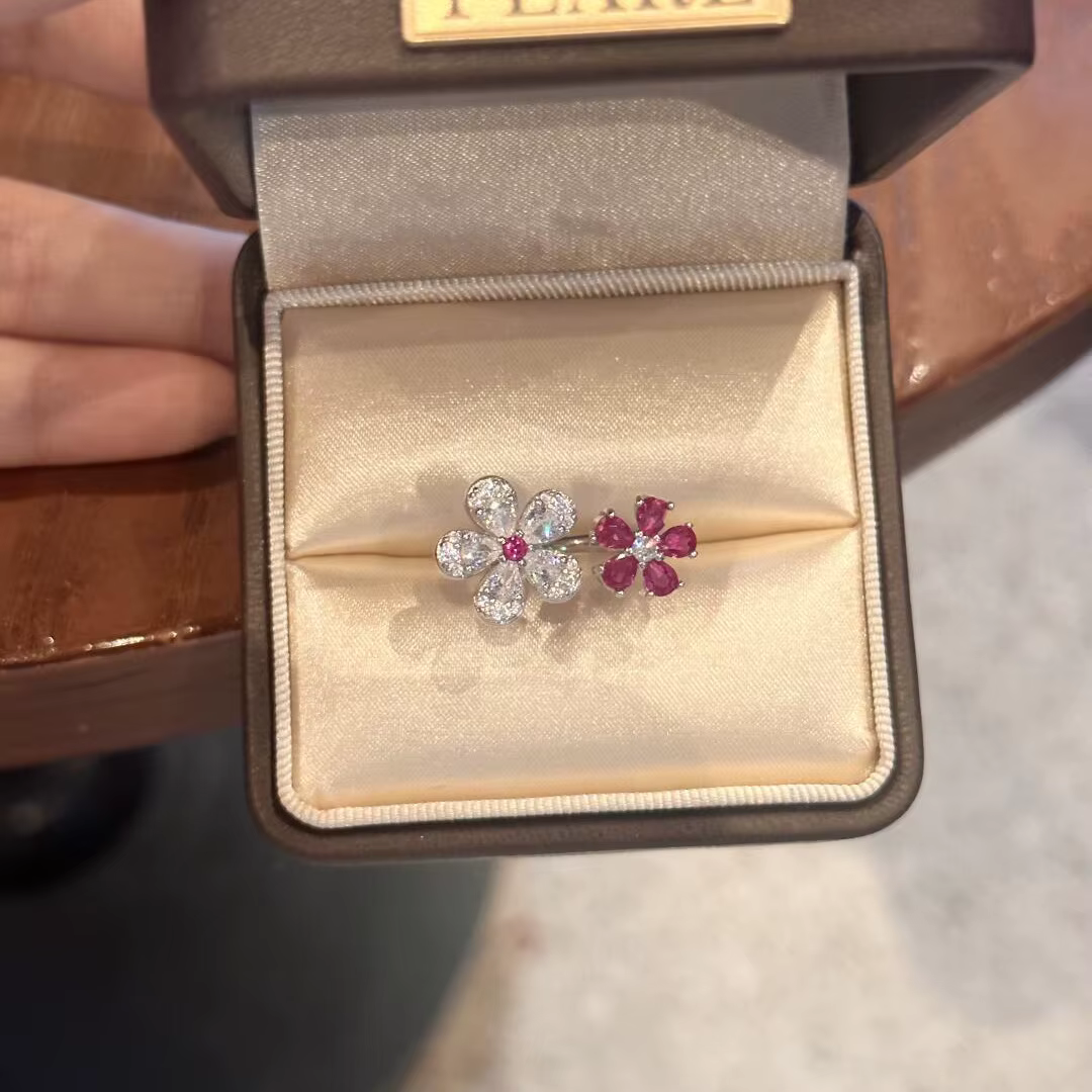 Bagues éblouissantes en argent 925 de haute qualité pour femmes, bagues à fleurs rouges en diamant c