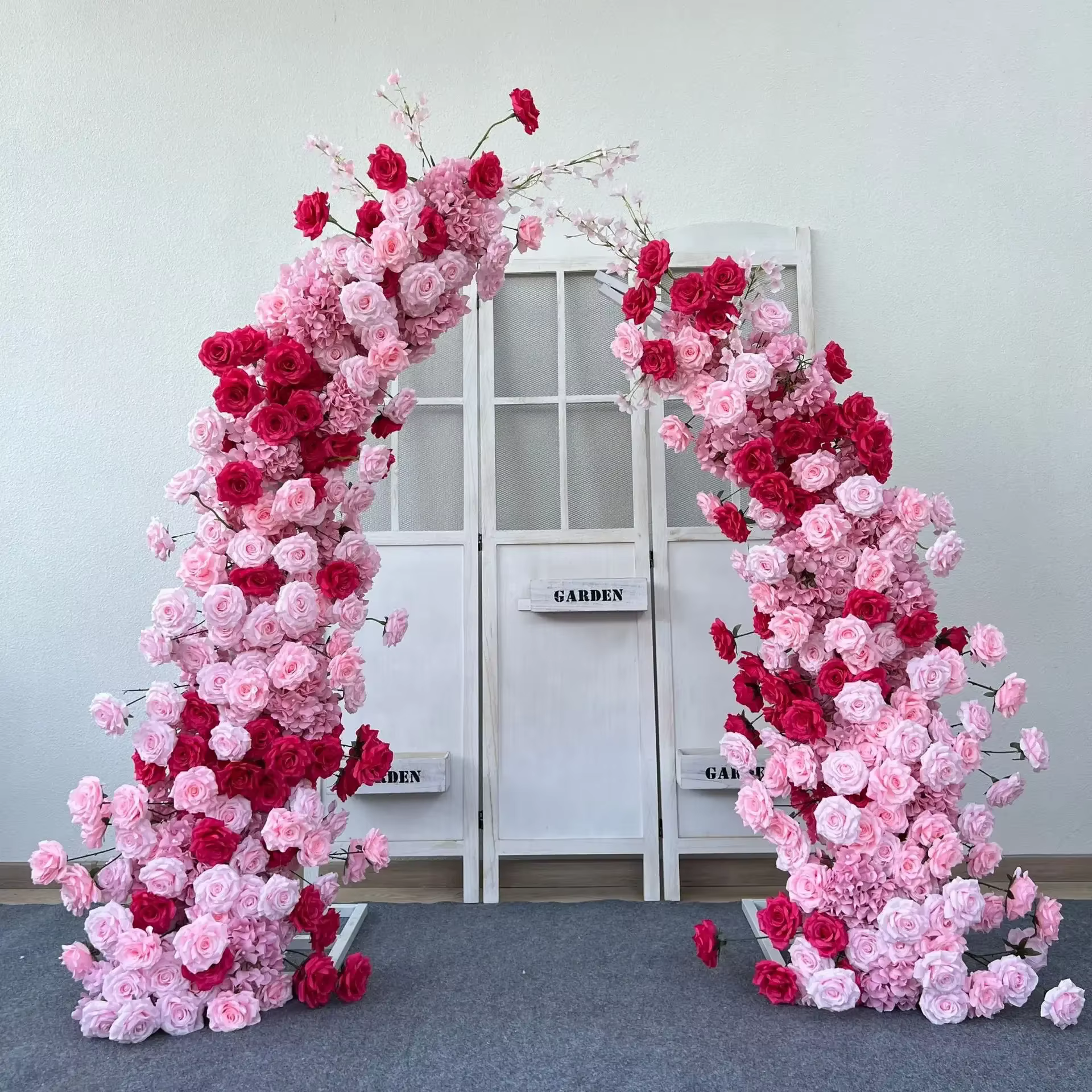 Arrangement de fleurs artificielles en arc de trompette, forme de lune, accessoires de fond de maria