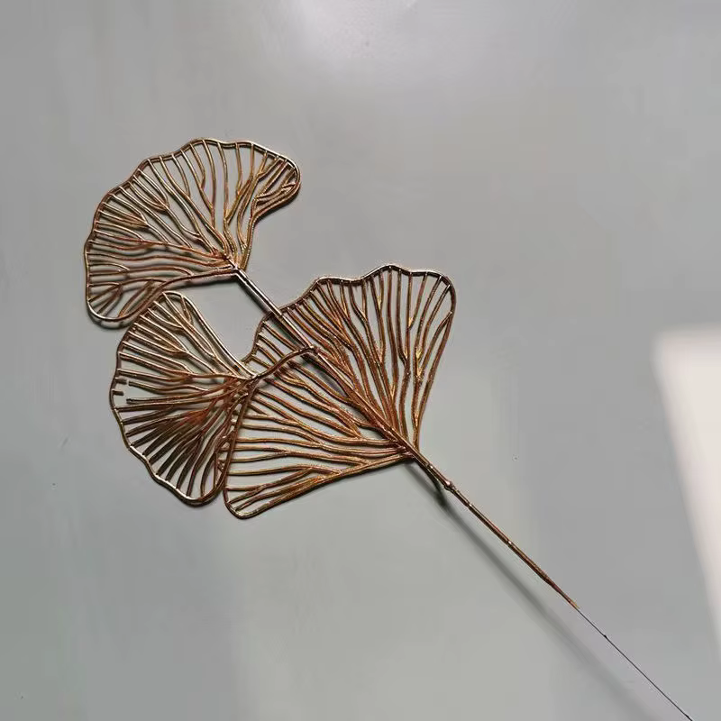 Plantes artificielles dorées d'eucalyptus, feuille de Ginkgo, fausse fleur dorée, décoration de mais
