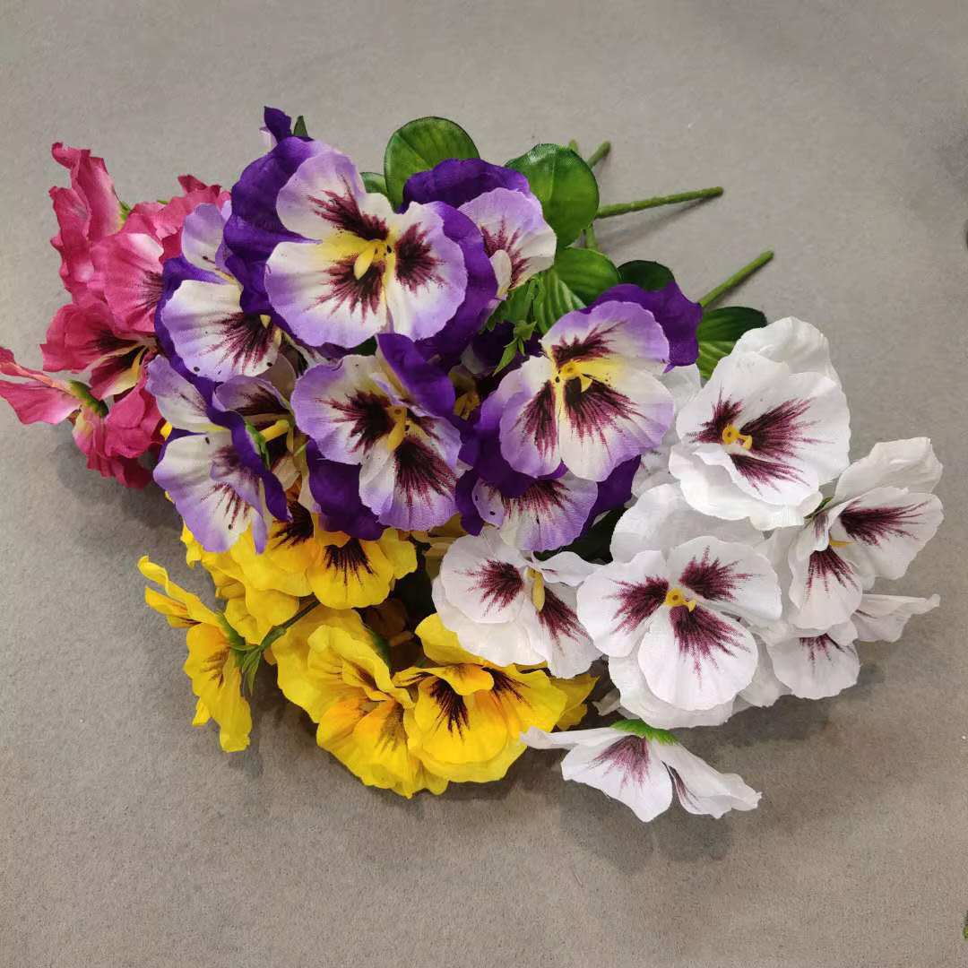 1 pièce de fleurs artificielles de primula de 10 pouces avec papillon en soie