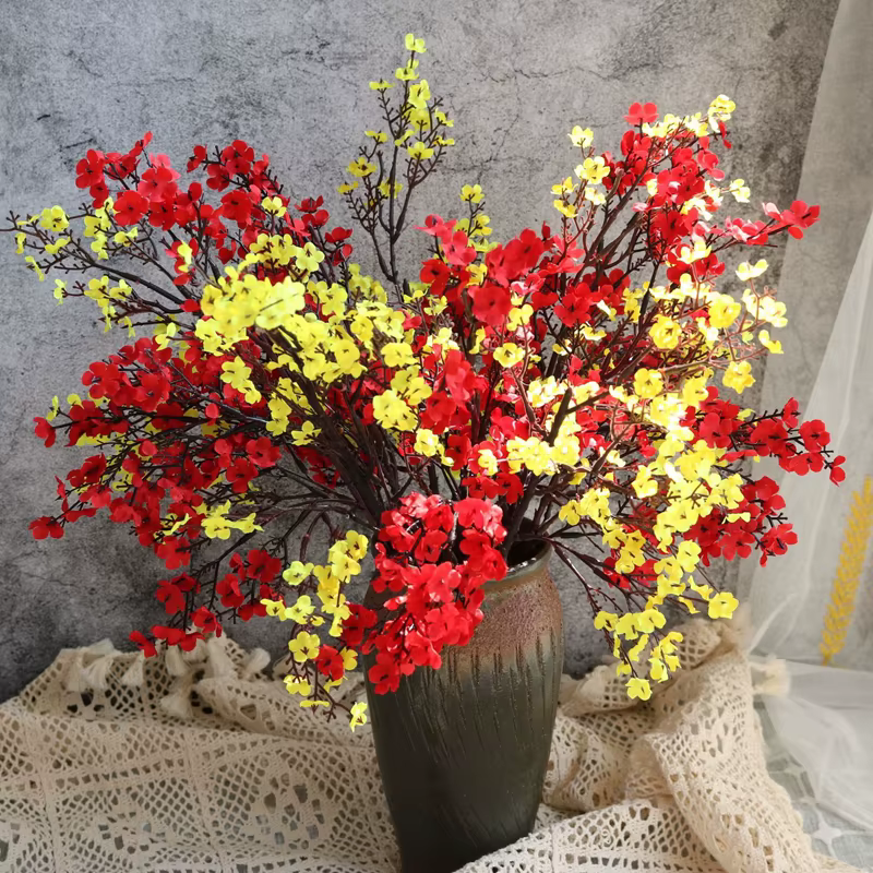 Fleurs artificielles blanches