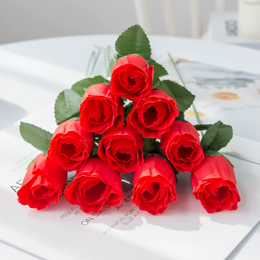 Bouquet de fleurs artificielles rouges