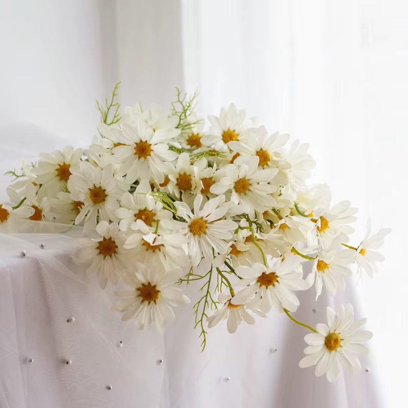 Bouquet de petites fleurs artificielles marguerites