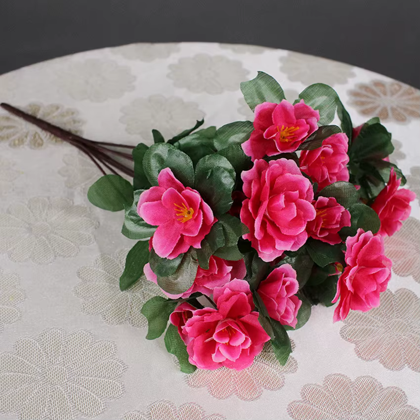 Fleurs et plantes artificielles pour la décoration extérieure du printemps
