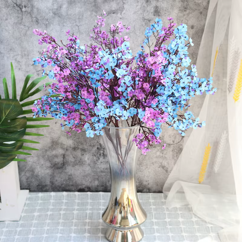 Fleurs artificielles blanches