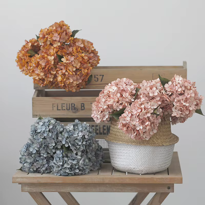 Bouquet d'hortensias artificielles rétro