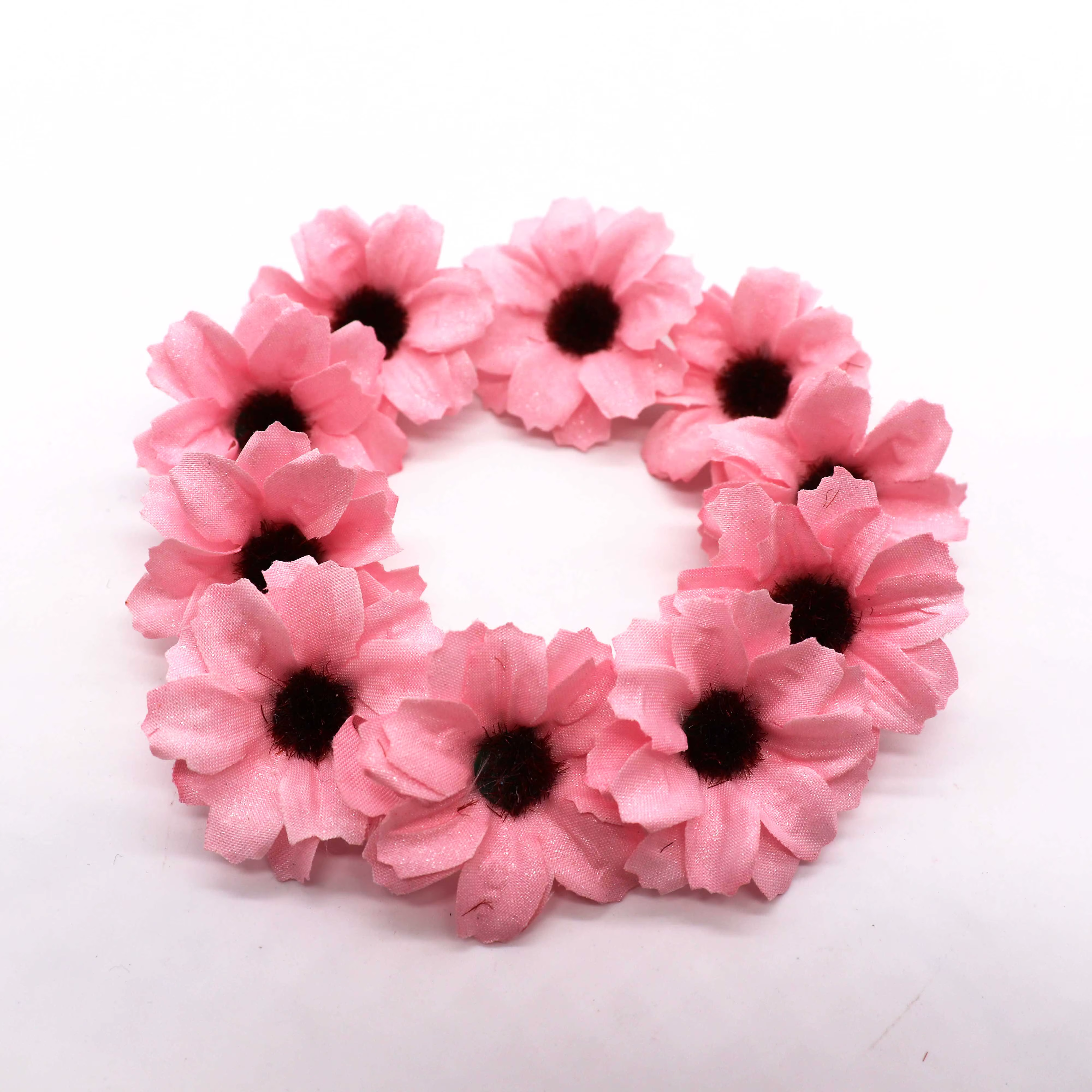 Petites marguerites en soie