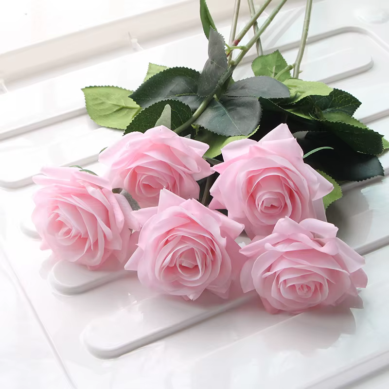 Roses artificielles au toucher réel
