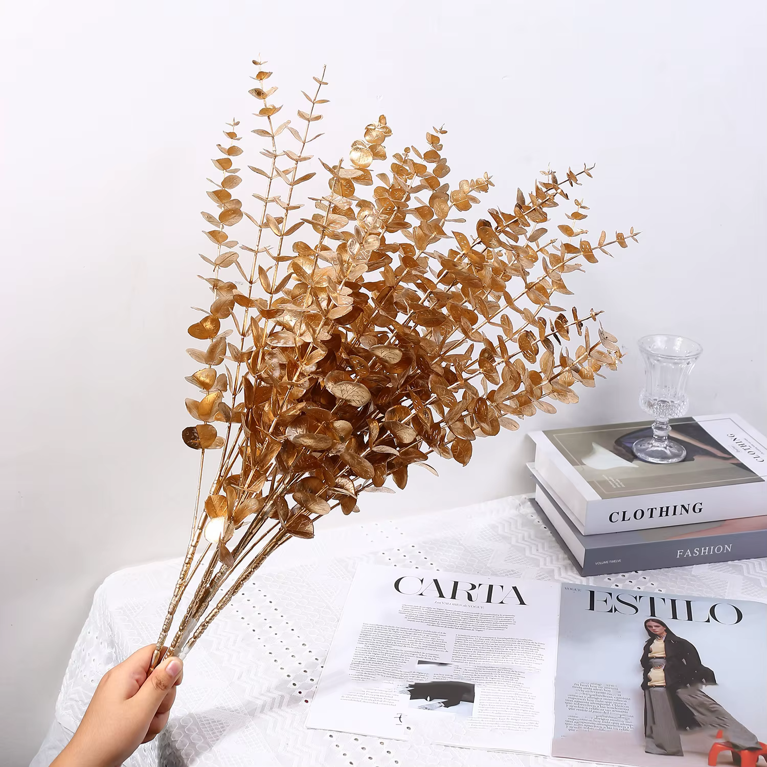 Plantes artificielles dorées