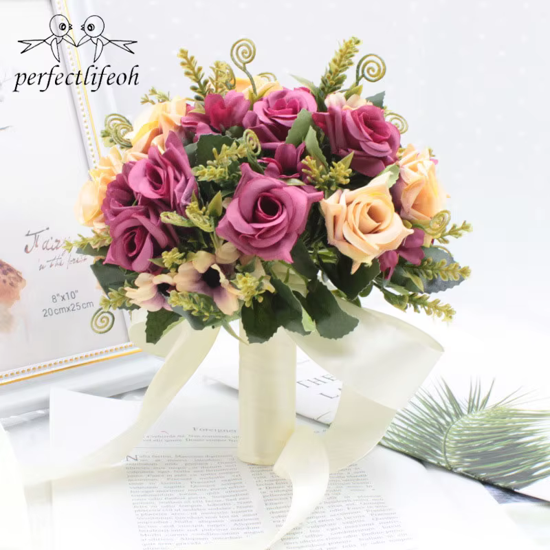 Bouquet de Roses Naturelles Artificielles Tenant des Fleurs
