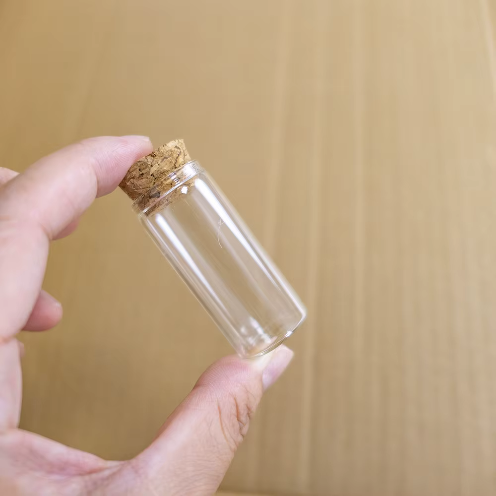 Bouteilles en verre avec bouchon