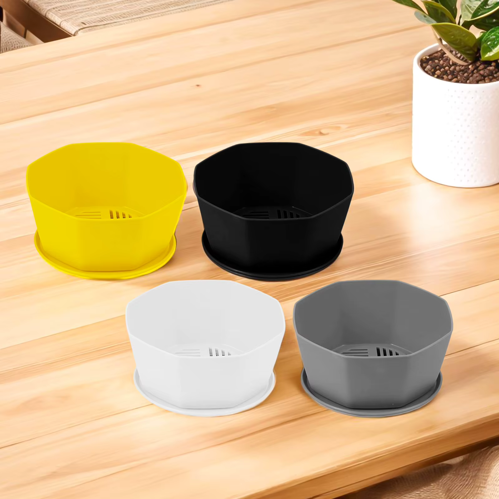 Pots de fleurs ronds en plastique