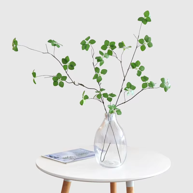 Plante verte artificielle en pot