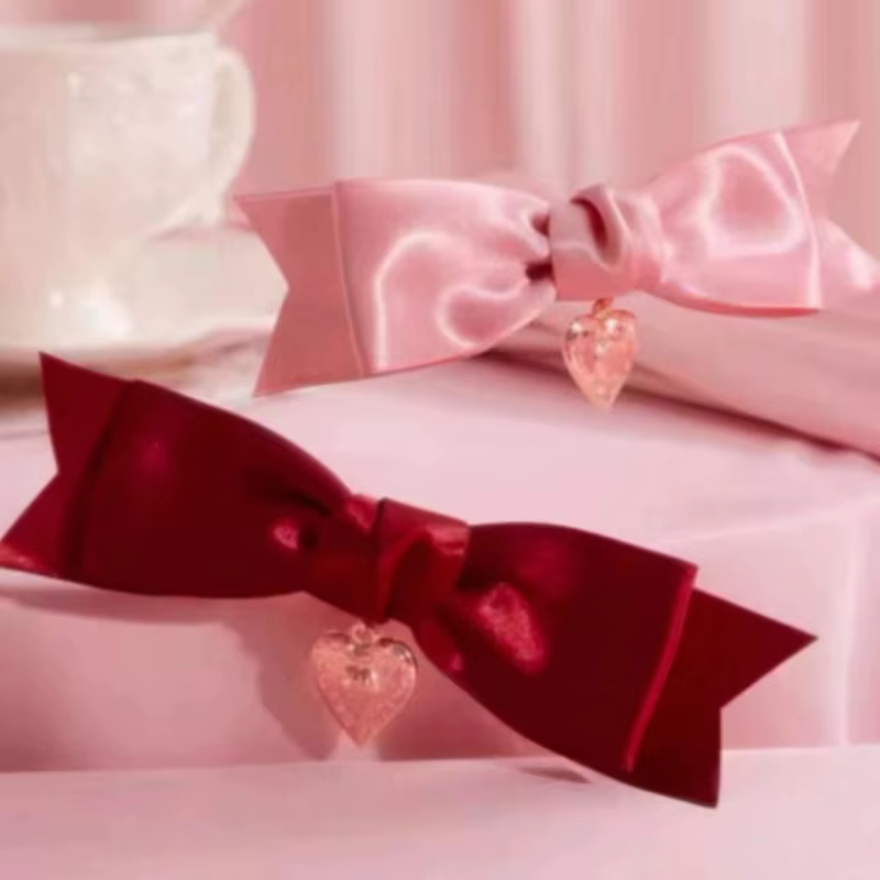 Pince à cheveux fleur sait fraise cupidon épingle