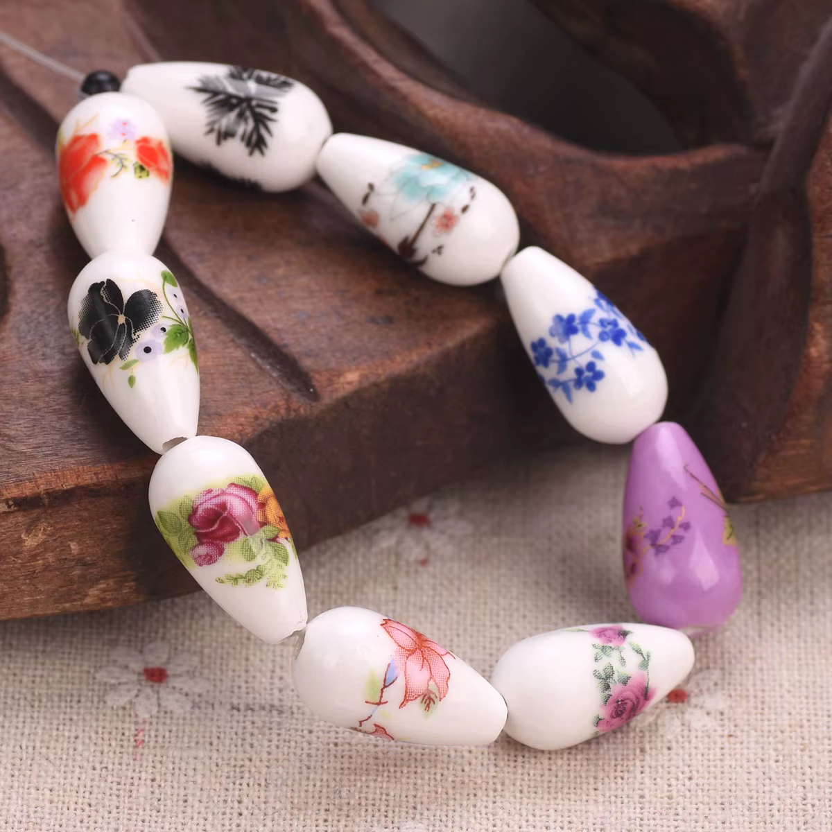 Perles en céramique et porcelaine en forme de goutte d'eau