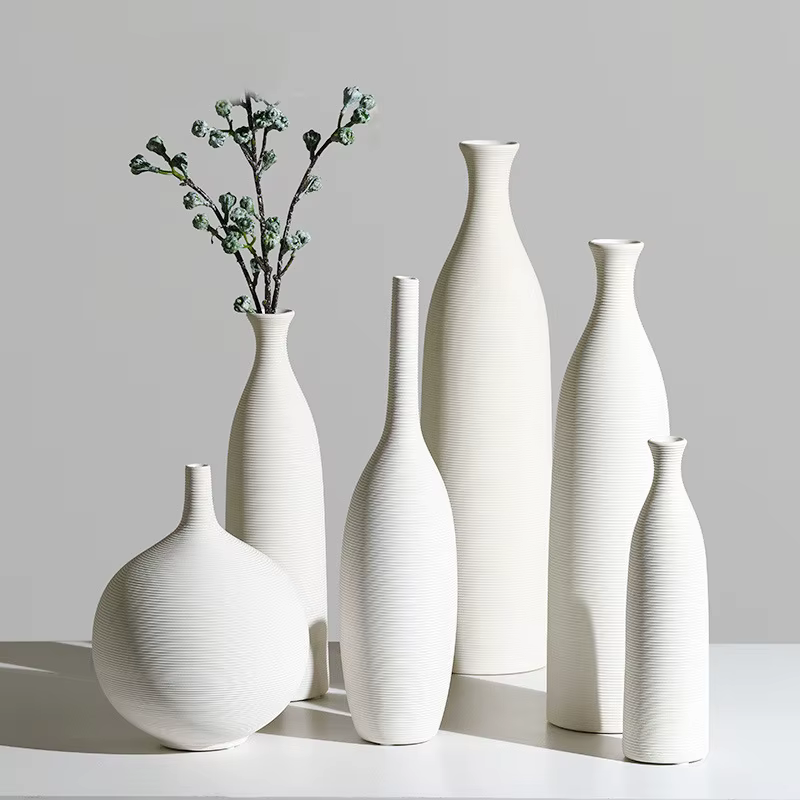 Vase en céramique, décoration avancée