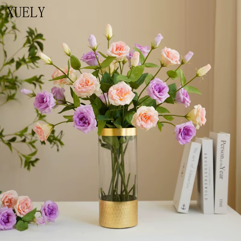 Grand vase à fleurs Eustoma hydratant à la main