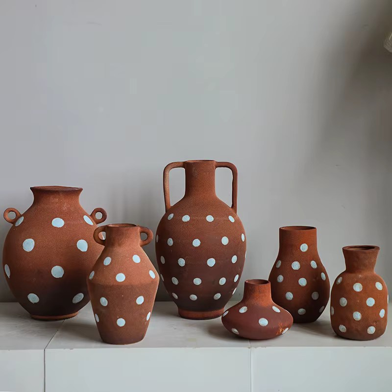 Vase en céramique à carreaux