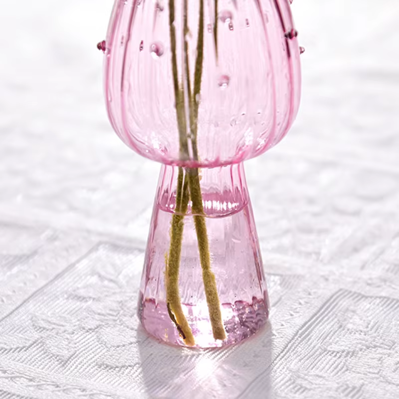 Vase en verre de champignon coloré