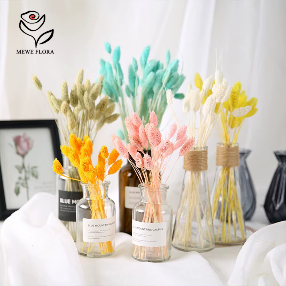 Bijoux de fleurs séchées pour la décoration de la maison
