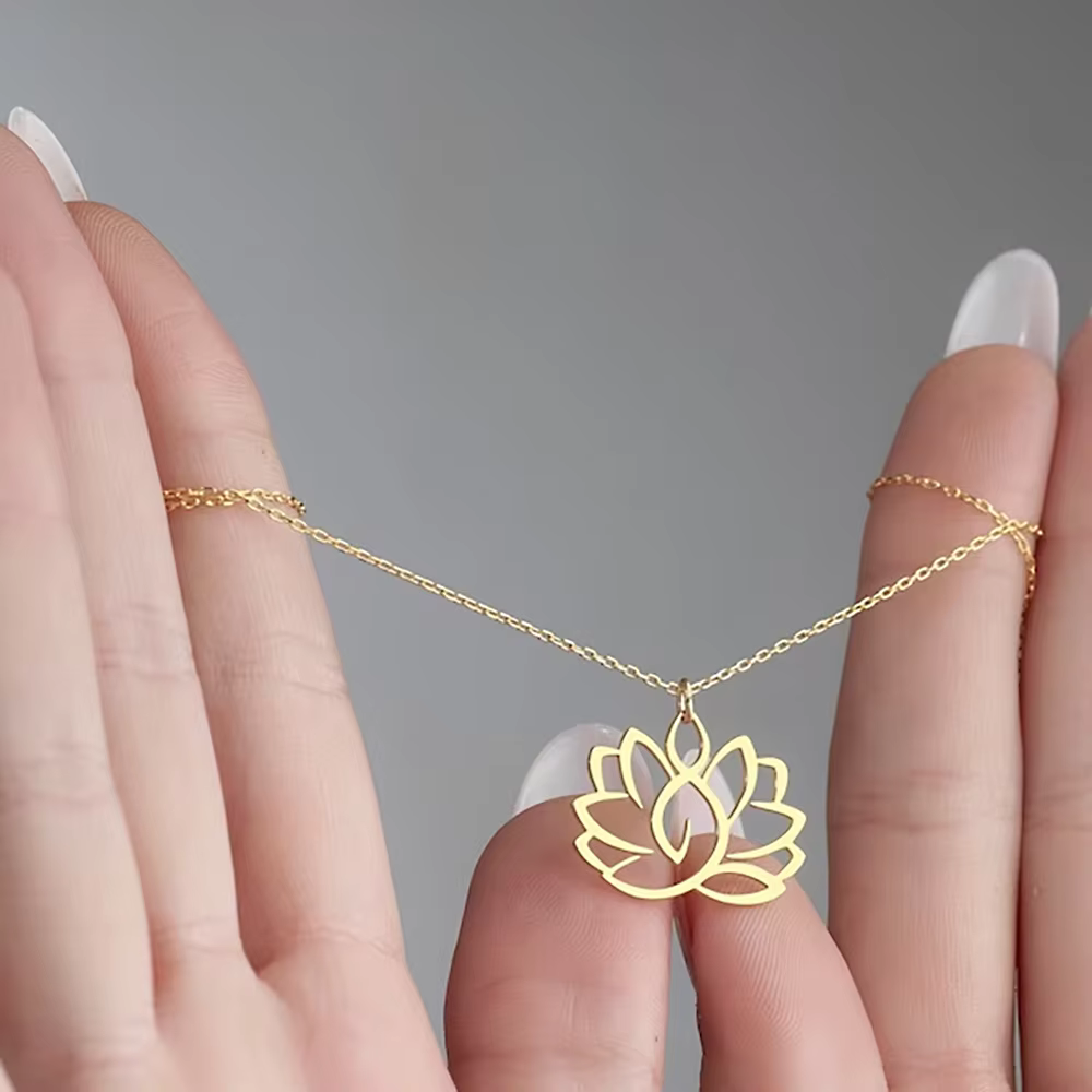Porte-bonheur fleur de Lotus pendentif ras du cou chaîne femmes bouddhiste 316 acier inoxydable Yoga Chakra magique purifier l'âme collier Couple bijoux