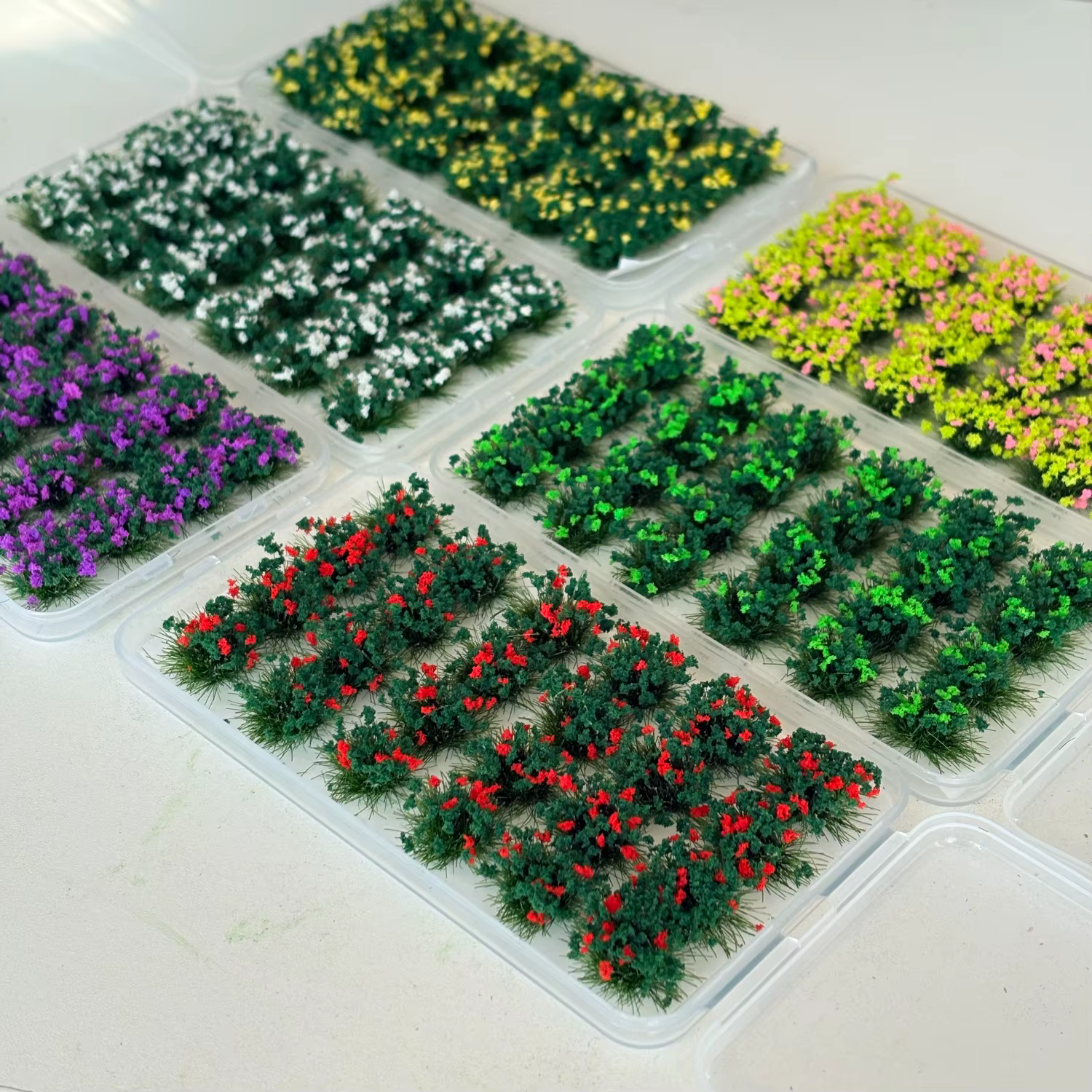 Clapets d'herbe réalistes miniatures 24 pièces