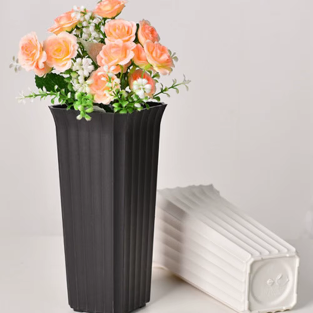 Vase à fleurs noir et blanc simple