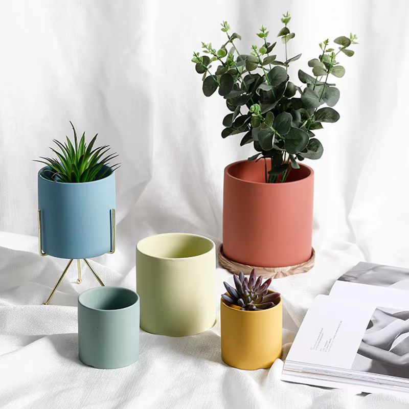 Pot de fleurs cylindrique en céramique colorée