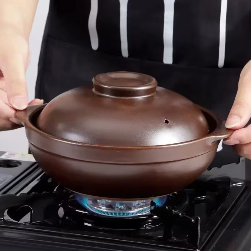 Casserole en poterie jetable