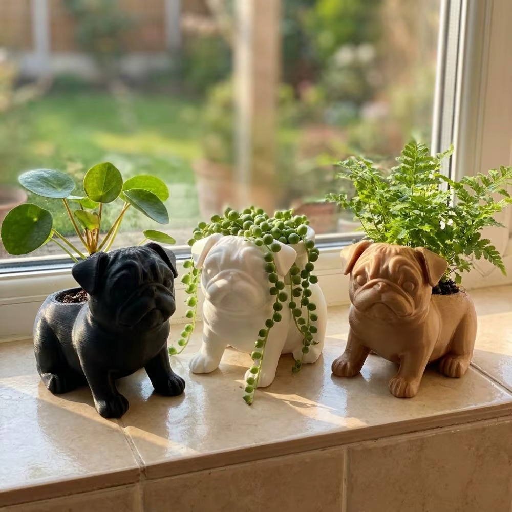 Pot de fleurs en plastique en forme de chien pug imprimé en 3D