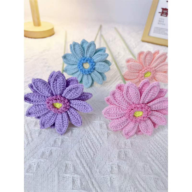 Fleur de gerbera en fil tricoté fait main