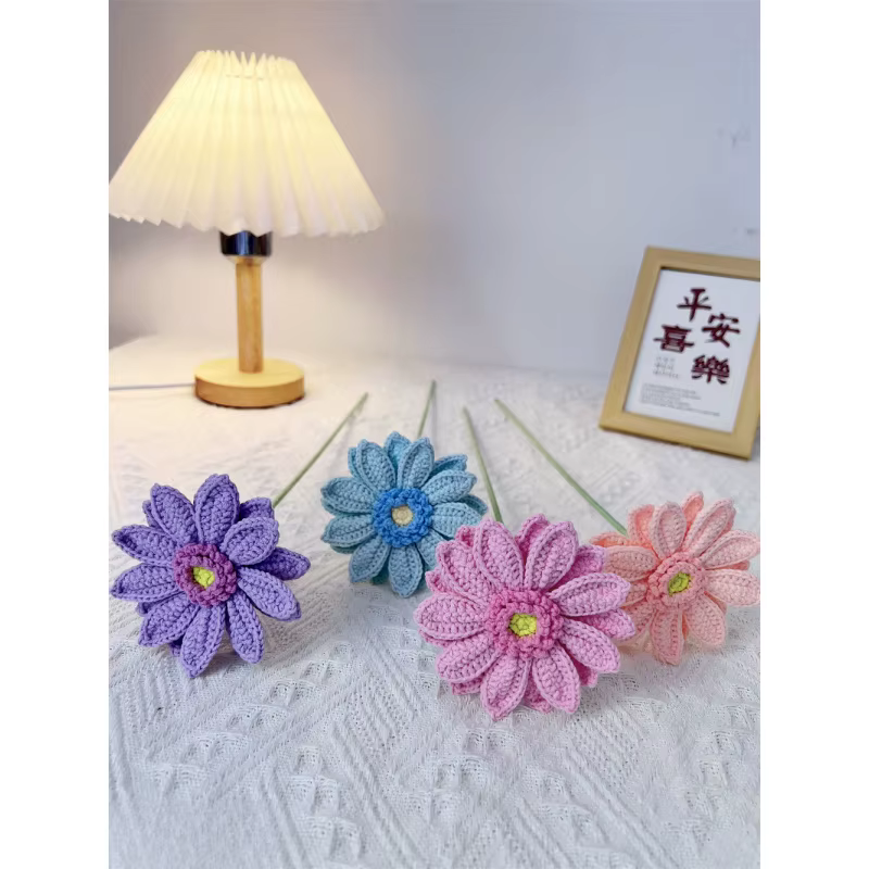 Fleur de gerbera en fil tricoté fait main