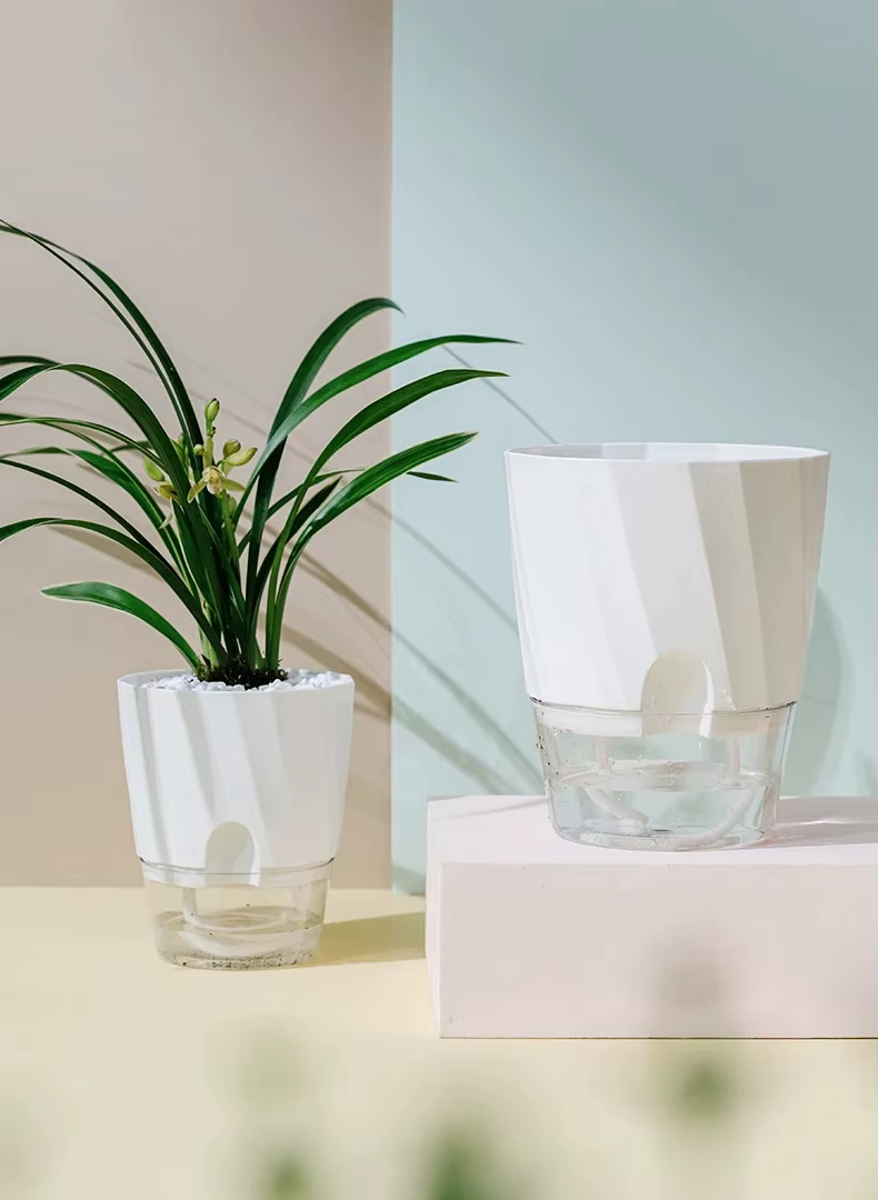 Pot d'arrosage automatique transparent