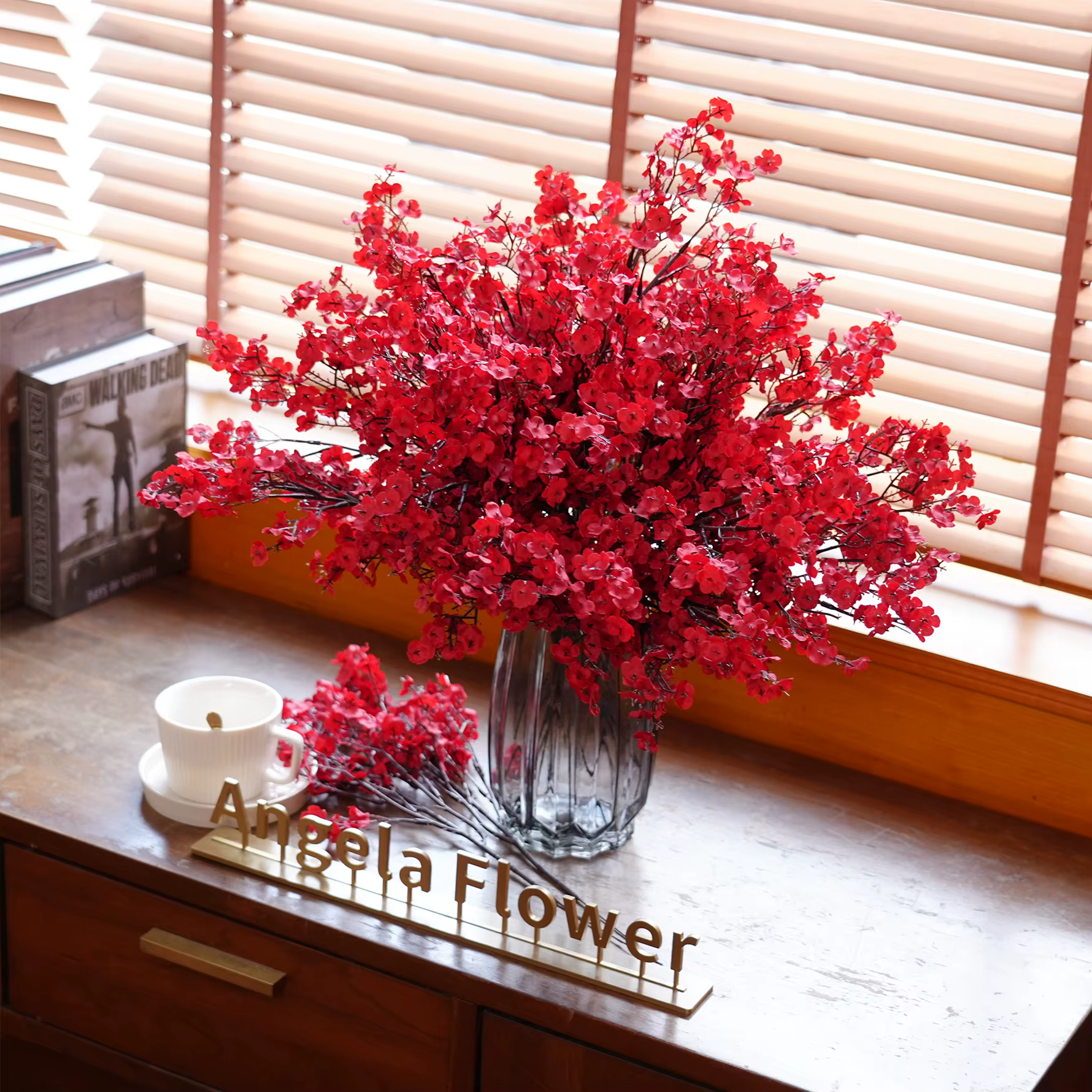 Branche de fleur de souffle de bébé rouge romantique