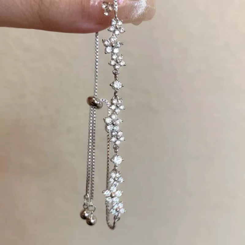 Bracelets de luxe en forme de fleur de Zircon brillant pour femmes, exquis, en métal et cristal, réglables, bijoux cadeaux de mariage