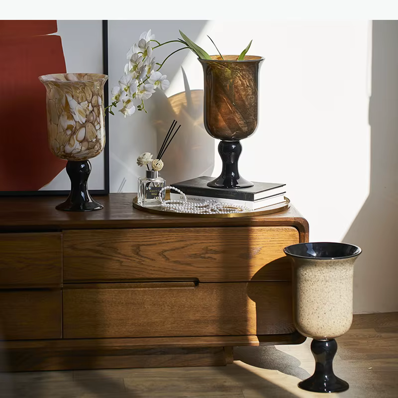 Vase en verre à motif peint