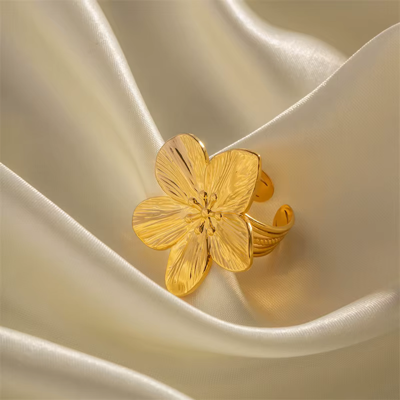 Bague à fleurs pour femmes, tempérament Simple, mode de fête, breloque tendance, bijoux étanches, cadeaux, vente en gros, nouvelle collection 2024