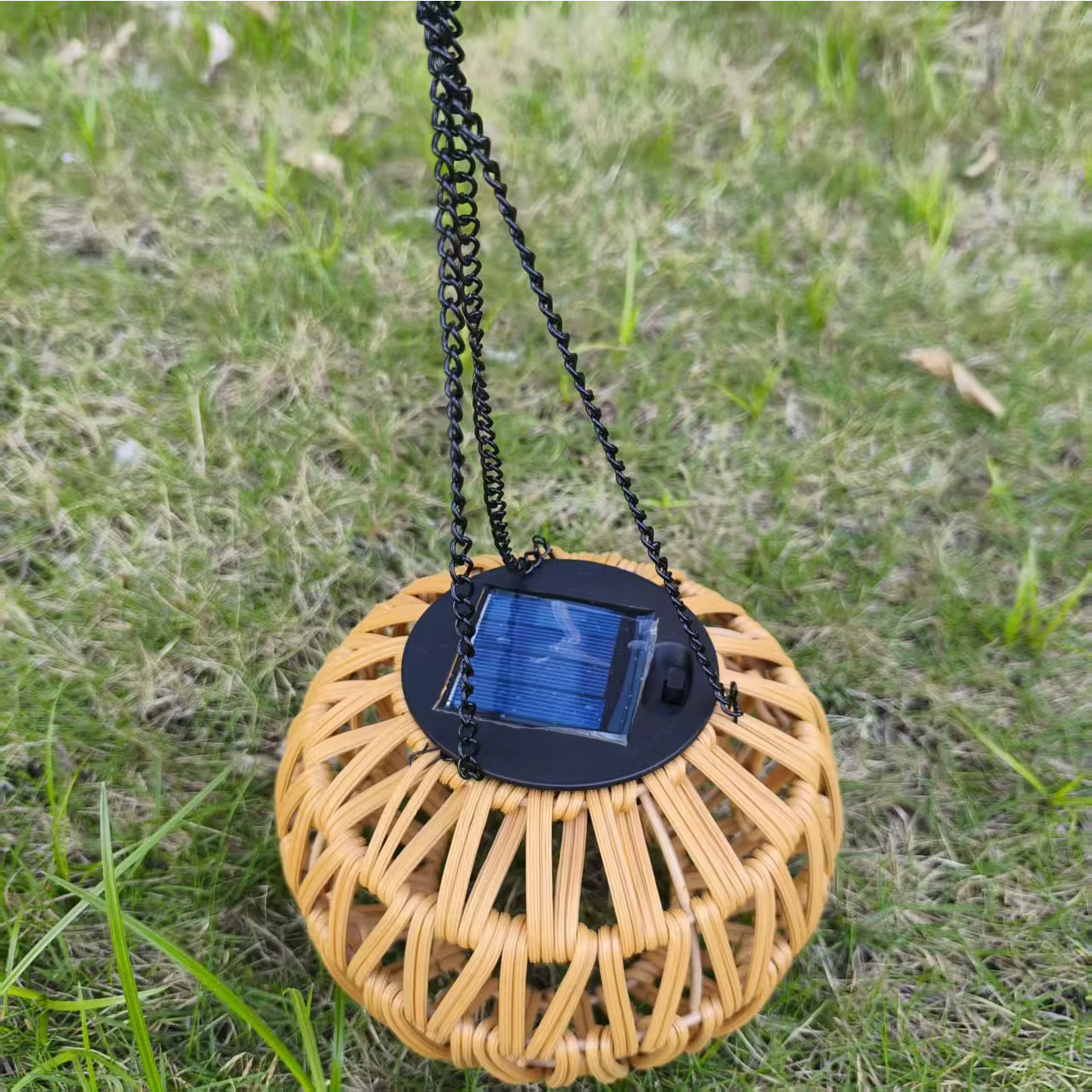 Lanterne solaire lumineuse pour cour
